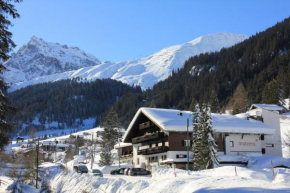 Гостиница Familienhotel Mateera Gargellen / Montafon, Гаргеллен